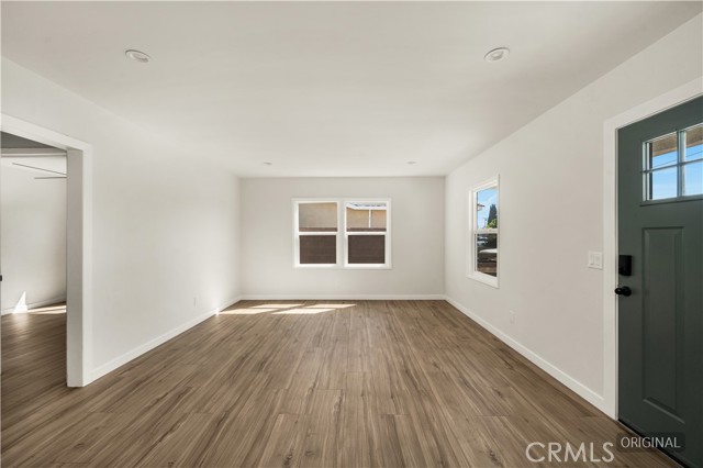 Detail Gallery Image 4 of 26 For 1106 S Washington, Compton,  CA 90221 - 3 Beds | 1 Baths