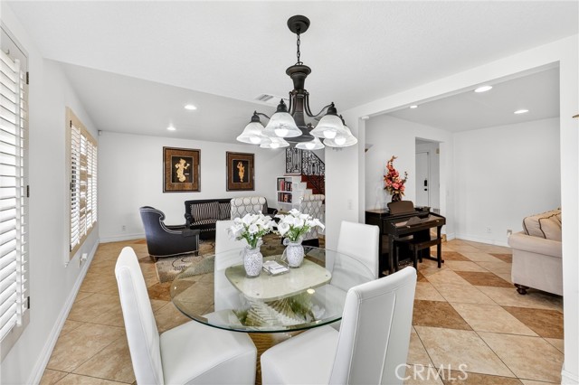 Detail Gallery Image 3 of 18 For 6800 Cedarbark Ct, Oak Park,  CA 91377 - 3 Beds | 2/1 Baths