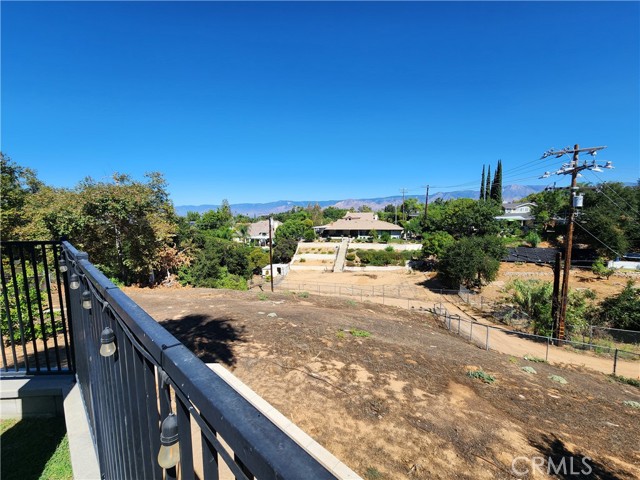 507 E Mariposa Drive, Redlands CA: https://media.crmls.org/medias/aeec2039-1586-43c1-a5aa-b46898999dd1.jpg
