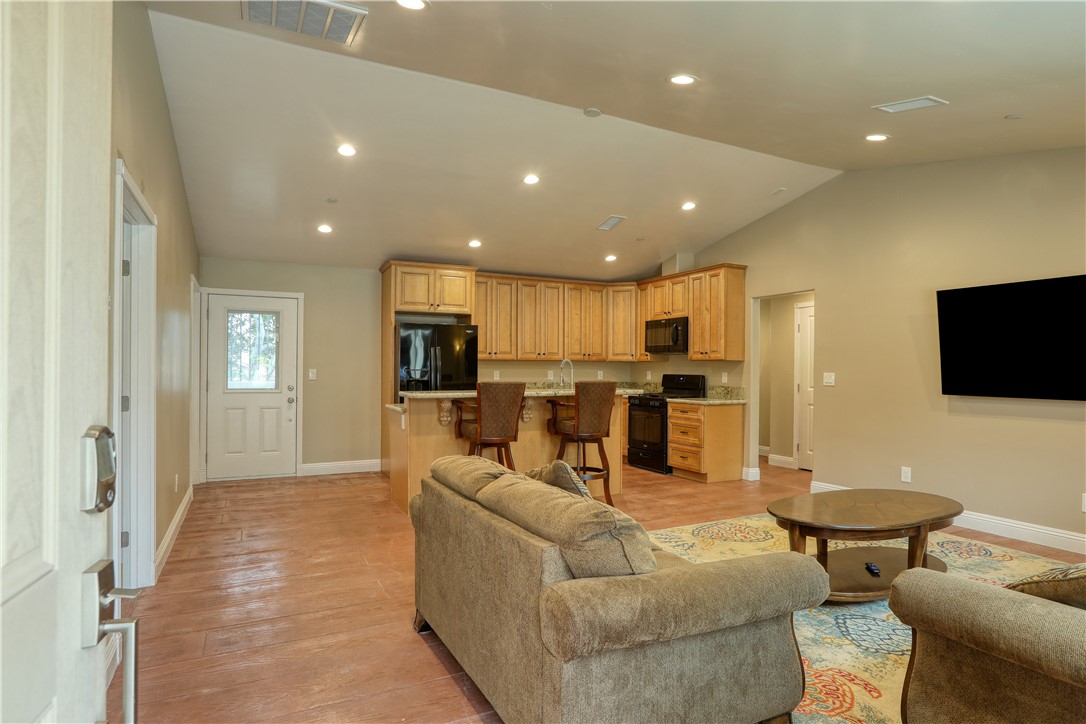 Detail Gallery Image 33 of 51 For 5630 Oakhill Ct, Santa Maria,  CA 93455 - 7 Beds | 5/1 Baths