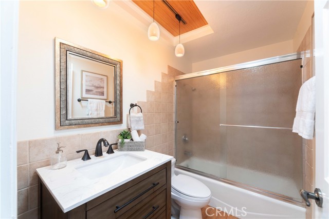 481 Kakkis Drive, Long Beach CA: https://media.crmls.org/medias/aeecc9cb-836c-4089-9105-aae30e2f2f86.jpg