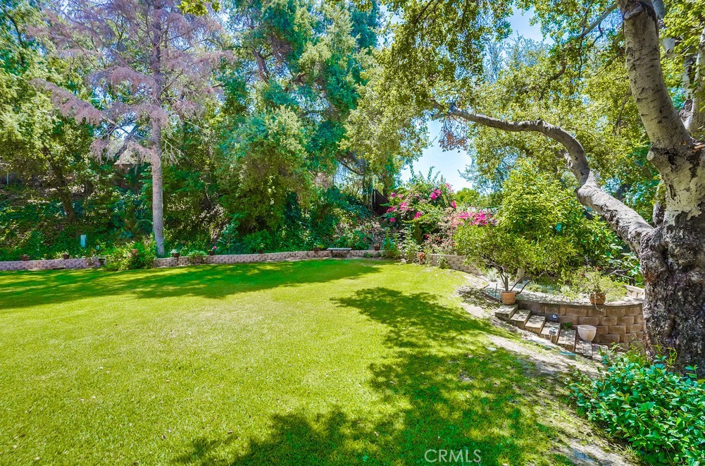 https://media.crmls.org/medias/aeecda7e-27ab-4d0f-8e2a-d1c9b2ab0dca.jpg?preset=X-Large