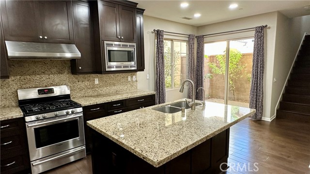 Detail Gallery Image 4 of 18 For 150 Firefly, Irvine,  CA 92618 - 3 Beds | 2/1 Baths