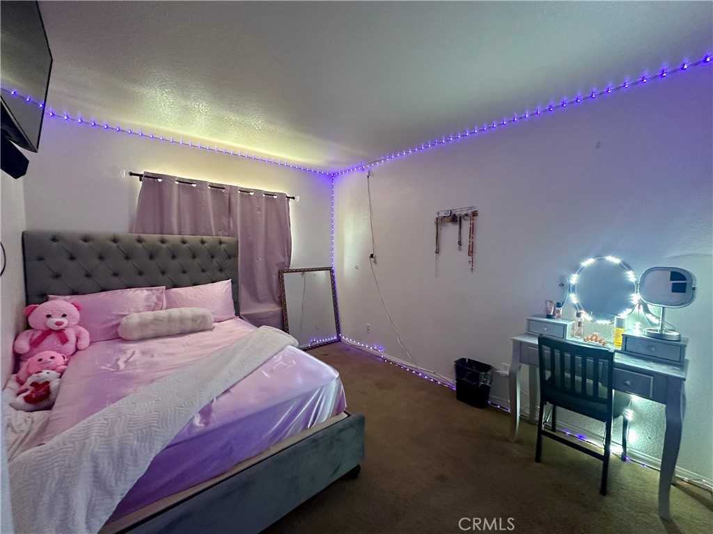 https://media.crmls.org/medias/aeed45b6-6a0d-47ac-84c4-88f7eb364bfe.jpg?preset=X-Large