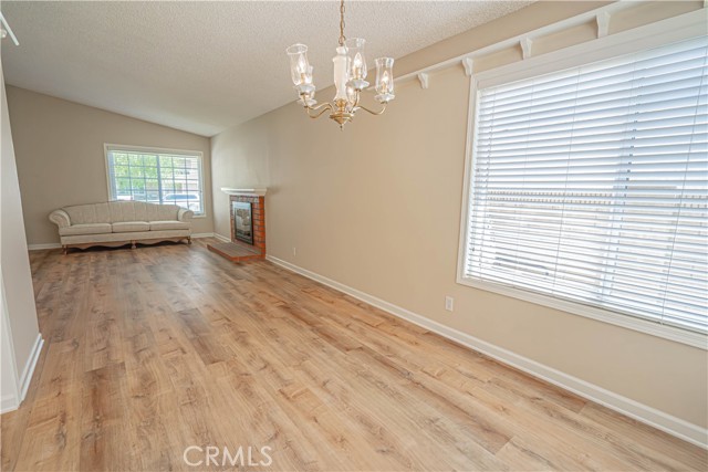 22914 Cerca Drive, Valencia CA: https://media.crmls.org/medias/aeeec7bb-bc62-4225-9873-2f0b53187ae4.jpg
