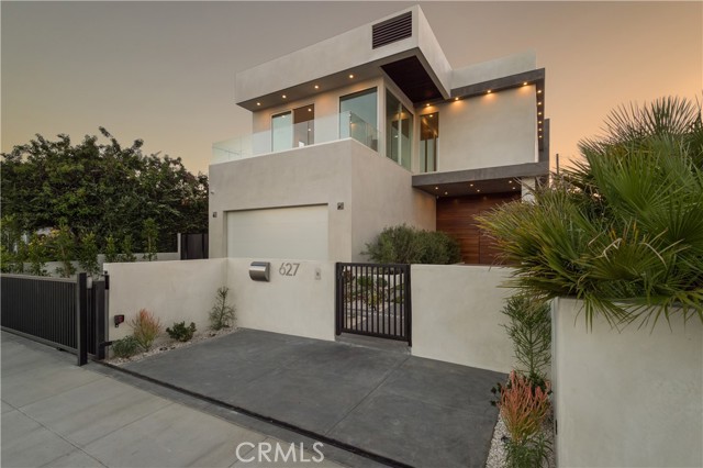 627 N Vista Street, Los Angeles CA: https://media.crmls.org/medias/aeeeea92-64ad-4d2e-a6ce-b9d49ebd76ff.jpg