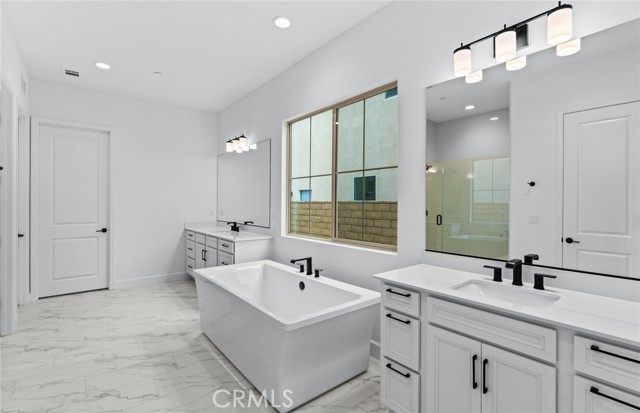 Detail Gallery Image 22 of 49 For 11763 Quailrun Ct, Chatsworth,  CA 91311 - 5 Beds | 5/1 Baths