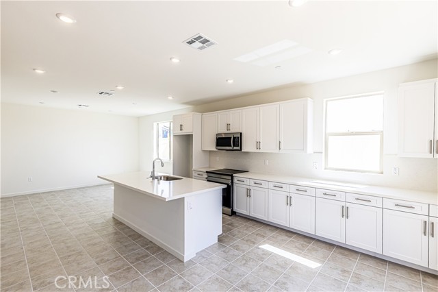Detail Gallery Image 3 of 20 For 3472 E Emerald Dr, Ontario,  CA 91761 - 4 Beds | 3 Baths