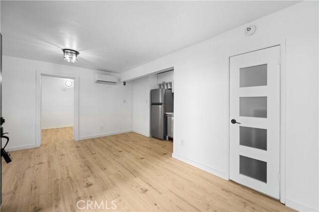 Detail Gallery Image 3 of 22 For 1303 N Beverly Glen Bld, Los Angeles,  CA 90077 - 1 Beds | 1/1 Baths