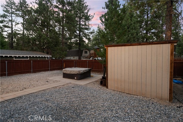 Detail Gallery Image 11 of 45 For 209 W Meadow Ln, Big Bear City,  CA 92314 - 3 Beds | 2 Baths