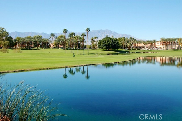 144 Desert Falls Circle, Palm Desert CA: https://media.crmls.org/medias/aef0bc9f-ad54-4f2b-952a-a8be3dda6ba9.jpg