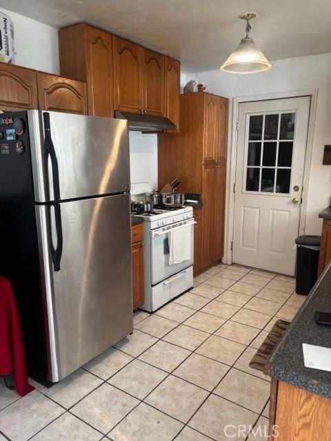 Detail Gallery Image 13 of 15 For 1027 Aquamarine, Corona,  CA 92882 - 1 Beds | 1/1 Baths