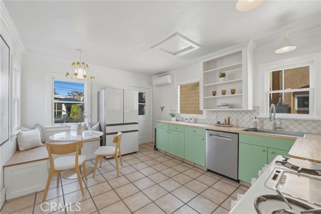 Image 10 of 50 For 3327 Hollydale Dr.