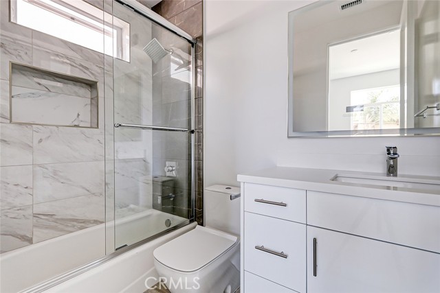 Detail Gallery Image 35 of 41 For 2321 Clark Ln #B,  Redondo Beach,  CA 90278 - 4 Beds | 4/1 Baths