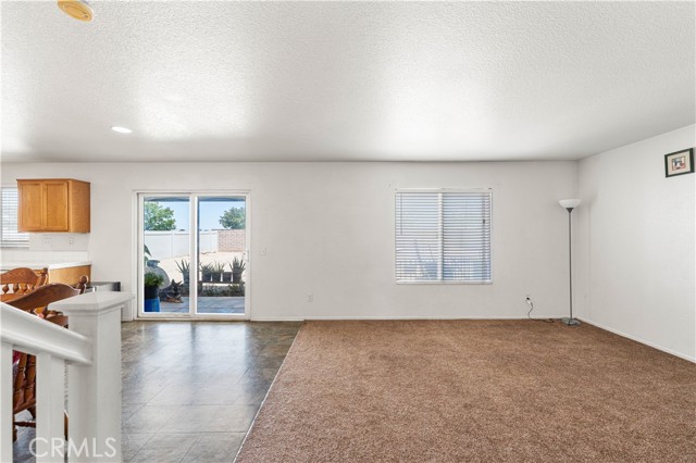 16029 White Mountain Place, Victorville CA: https://media.crmls.org/medias/aef288c8-e8c1-44c8-a28f-f53e77d41274.jpg