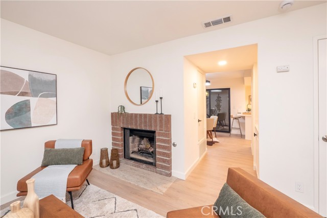 Detail Gallery Image 6 of 45 For 1013 W Linden St #2,  Riverside,  CA 92507 - 2 Beds | 1/1 Baths