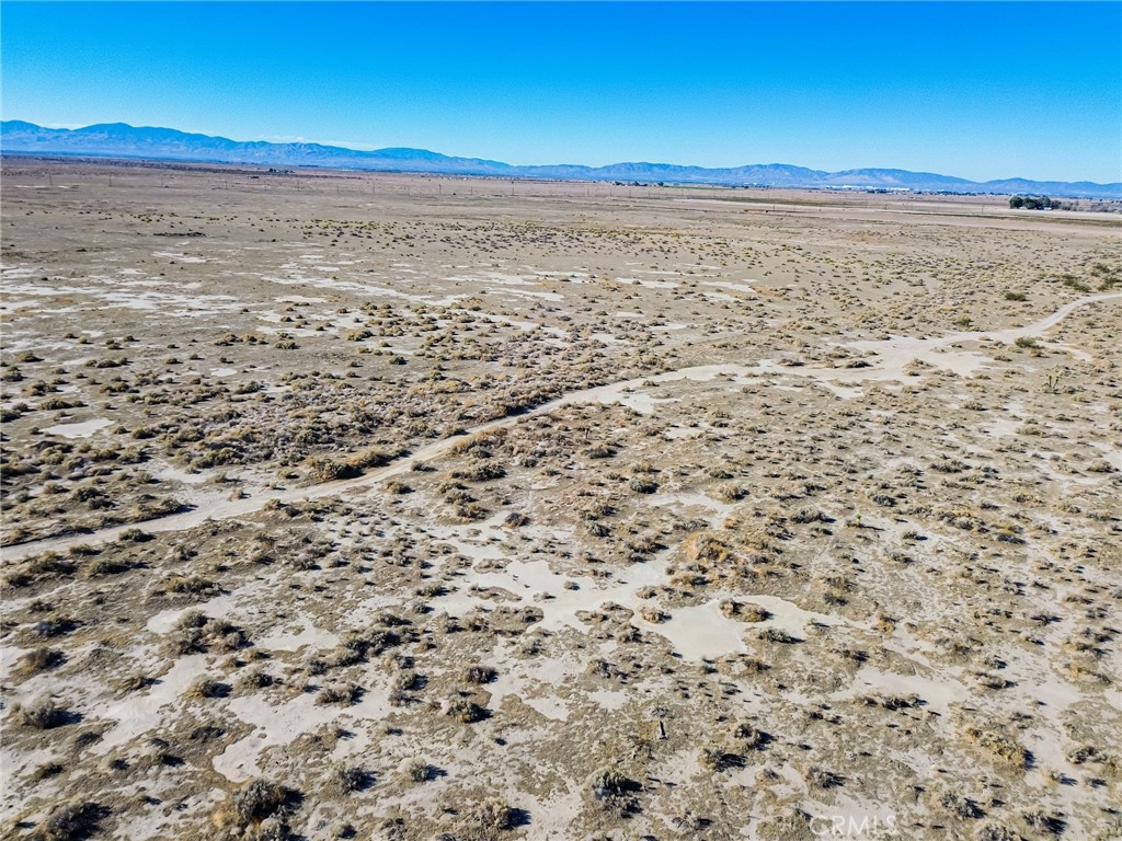 MLS #OC25280725 image #32