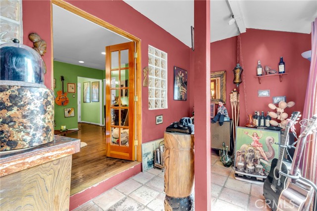 Detail Gallery Image 11 of 29 For 5425 Halbrent, Sherman Oaks,  CA 91411 - 3 Beds | 2 Baths