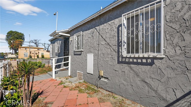 Detail Gallery Image 28 of 44 For 200 E Century Bld, Los Angeles,  CA 90003 - 2 Beds | 1 Baths