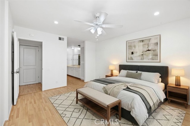 Detail Gallery Image 8 of 15 For 5301 Balboa Bld 5b,  Encino,  CA 91316 - 2 Beds | 2 Baths