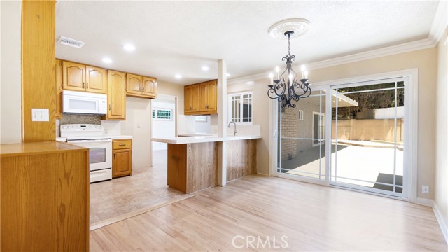 Image 7 of 35 For 5449 Fairbrook Street