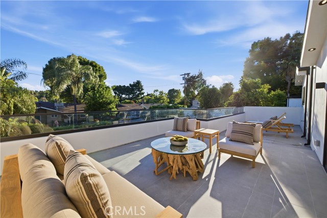 22518 Burbank photo 49