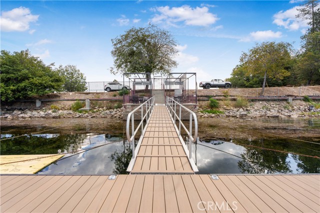 1310 Montreal Drive, Lake Arrowhead CA: https://media.crmls.org/medias/aef6af71-3855-4dc4-8354-3680361d3aab.jpg