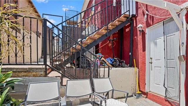 1178 Buelah Avenue, Los Angeles CA: https://media.crmls.org/medias/aef75b41-9e9a-47da-bb6b-686cb58770d1.jpg
