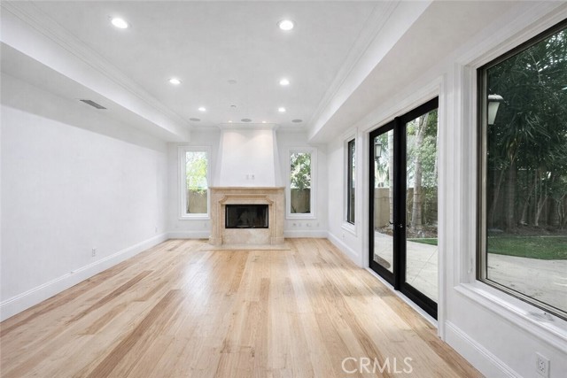 Detail Gallery Image 4 of 17 For 258 Santa Isabel Ave, Costa Mesa,  CA 92627 - 5 Beds | 5/1 Baths