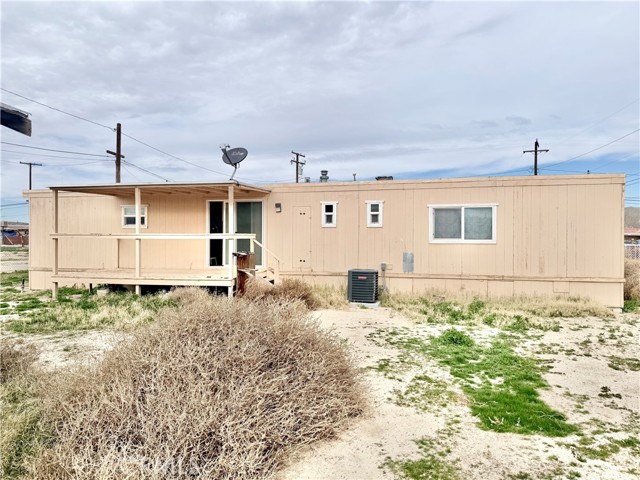 Detail Gallery Image 11 of 18 For 29117 Arrowhead, Barstow,  CA 92311 - 4 Beds | 3 Baths