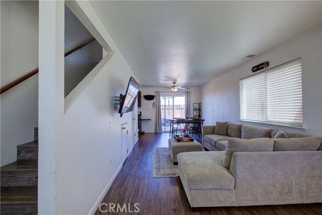 Detail Gallery Image 4 of 39 For 1355 Vine Ave, Atwater,  CA 95301 - 3 Beds | 1/1 Baths