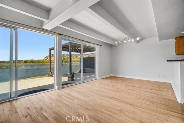 Detail Gallery Image 31 of 37 For 6 Canal Cir, Newport Beach,  CA 92663 - 4 Beds | 3 Baths
