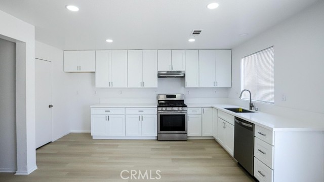 9476 Plum Court, Hesperia CA: https://media.crmls.org/medias/aef95fc5-9d02-4d39-a15f-7e669042b042.jpg