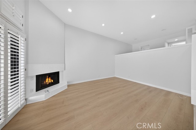 Detail Gallery Image 7 of 43 For 15235 Magnolia Bld #E,  Sherman Oaks,  CA 91403 - 3 Beds | 3 Baths