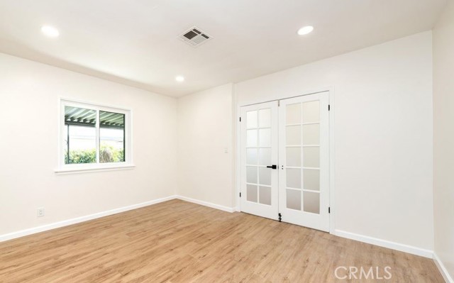 Detail Gallery Image 10 of 21 For 22559 Dolorosa St, Woodland Hills,  CA 91367 - 2 Beds | 2 Baths