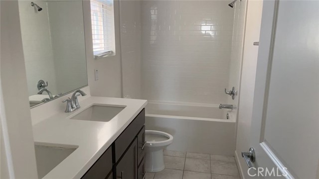 Detail Gallery Image 4 of 15 For 4894 S Tangerine Way, Ontario,  CA 91762 - 4 Beds | 3 Baths