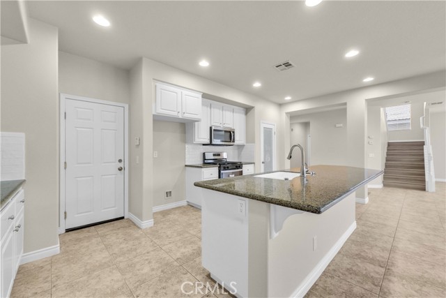 Detail Gallery Image 10 of 39 For 9058 Chimney Rock Ave, Hesperia,  CA 92344 - 4 Beds | 3/1 Baths