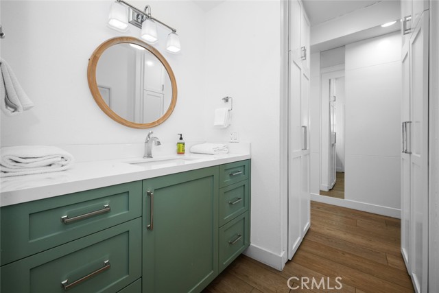 Detail Gallery Image 28 of 41 For 700 E Oceanfront, Newport Beach,  CA 92661 - 4 Beds | 3 Baths