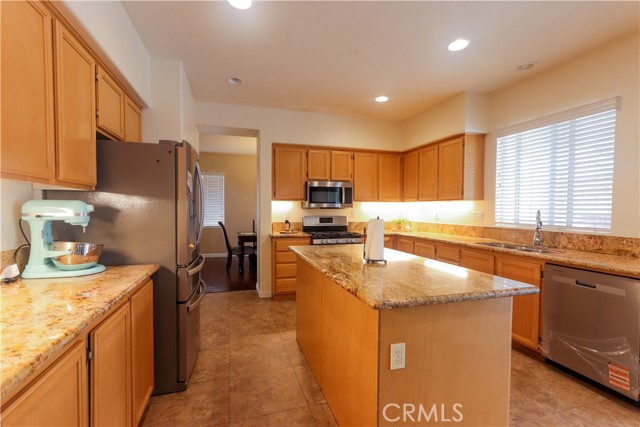 17581 Cedarwood Drive, Riverside CA: https://media.crmls.org/medias/aefbc217-0a5f-487a-a228-4689b09cdb91.jpg