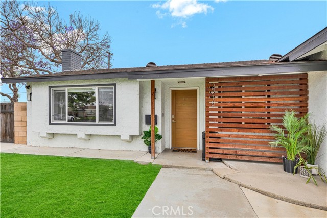 2218 S Linda Way, Santa Ana CA: https://media.crmls.org/medias/aefc3e2b-c783-4c36-b492-52248995ea1a.jpg