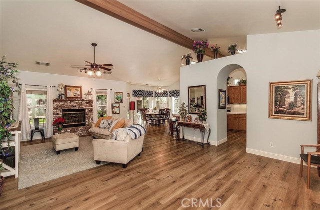 Detail Gallery Image 5 of 30 For 440 S Redwood Dr, Reedley,  CA 93654 - 3 Beds | 2 Baths