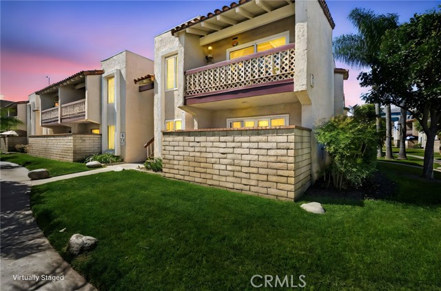 Detail Gallery Image 2 of 24 For 700 W La Veta #C7,  Orange,  CA 92868 - 2 Beds | 2 Baths