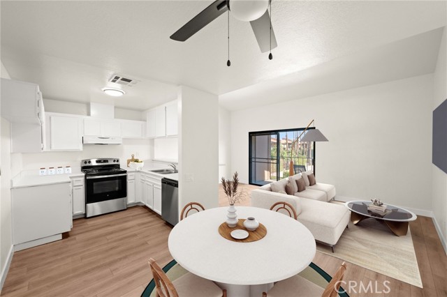 Detail Gallery Image 4 of 36 For 291 E Mel #232,  Palm Springs,  CA 92262 - 2 Beds | 2 Baths