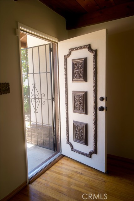 Detail Gallery Image 6 of 41 For 14837 Hart Street, Van Nuys,  CA 91405 - 2 Beds | 2 Baths