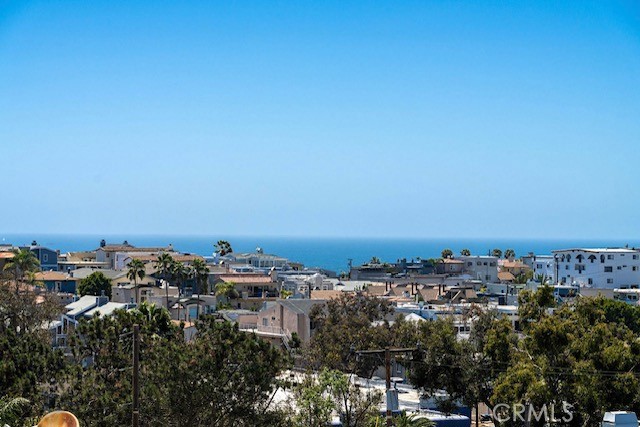 https://media.crmls.org/medias/aefd56fd-e692-4891-9722-52f5d3505b3d.jpg?preset=X-Large