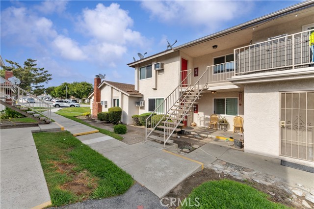 8653 Calle Del Prado, Rancho Cucamonga CA: https://media.crmls.org/medias/aefd5d4a-a044-4fec-b6b5-8dcf650bb3cb.jpg