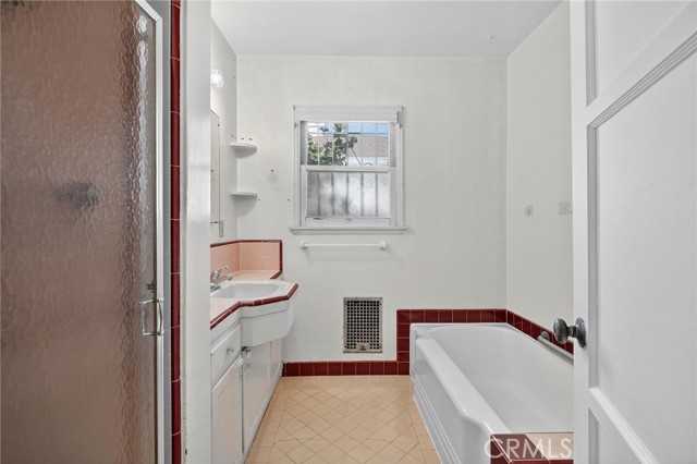 Detail Gallery Image 25 of 37 For 3727 West Bld, Los Angeles,  CA 90016 - 3 Beds | 1/1 Baths