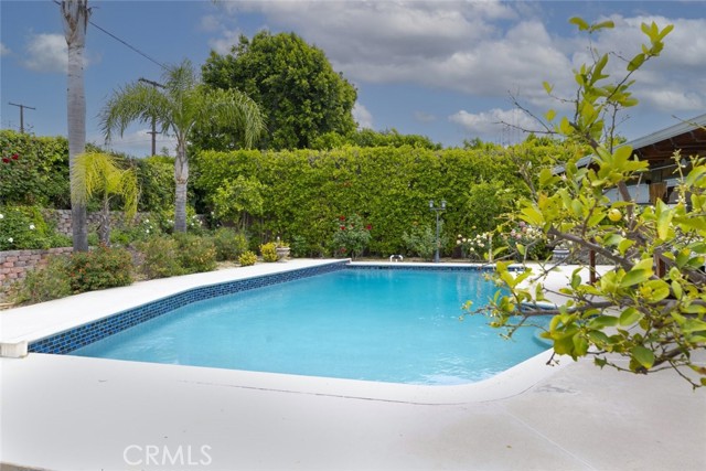 18231 San Jose Street, Porter Ranch CA: https://media.crmls.org/medias/aefe82fc-918b-41ff-b846-9d2743ba7c56.jpg