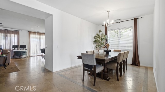 Detail Gallery Image 5 of 41 For 11938 Tiffany, Victorville,  CA 92392 - 4 Beds | 3 Baths