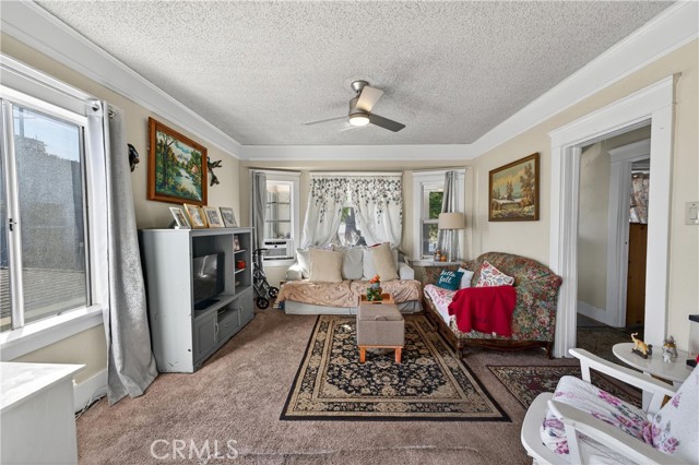 Detail Gallery Image 9 of 25 For 323 W 60th, Los Angeles,  CA 90003 - – Beds | – Baths